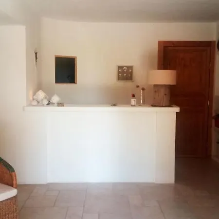 Henry Manfredonia Farm stay Ippocampo